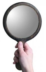 hand-holding-mirror-193x300.jpg